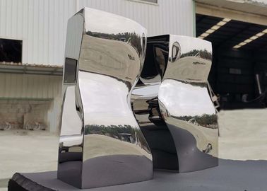 تماثيل الحديقة الحديثة في الهواء الطلق مرآة الفولاذ المقاوم للصدأ فن النحت العامة